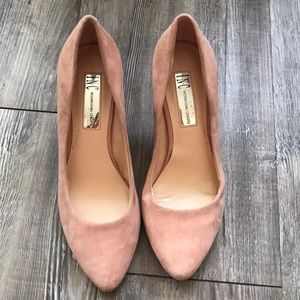 NUDE/BLUSH SUEDE PUMPS SIZE 7M